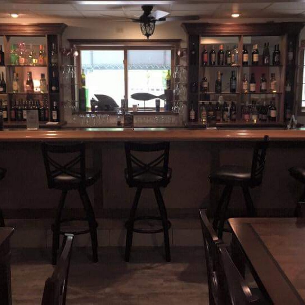 The Delavan Lake Store and Lounge