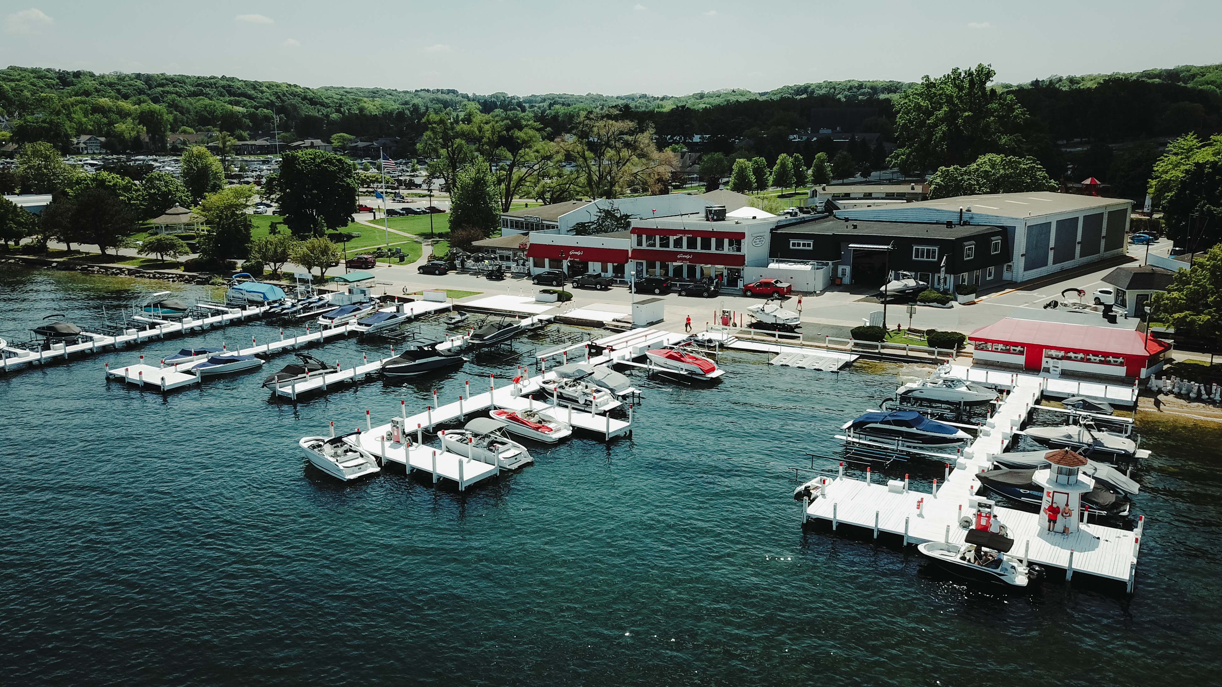 Gordy's Lakefront Marine Boat Rentals photo 2