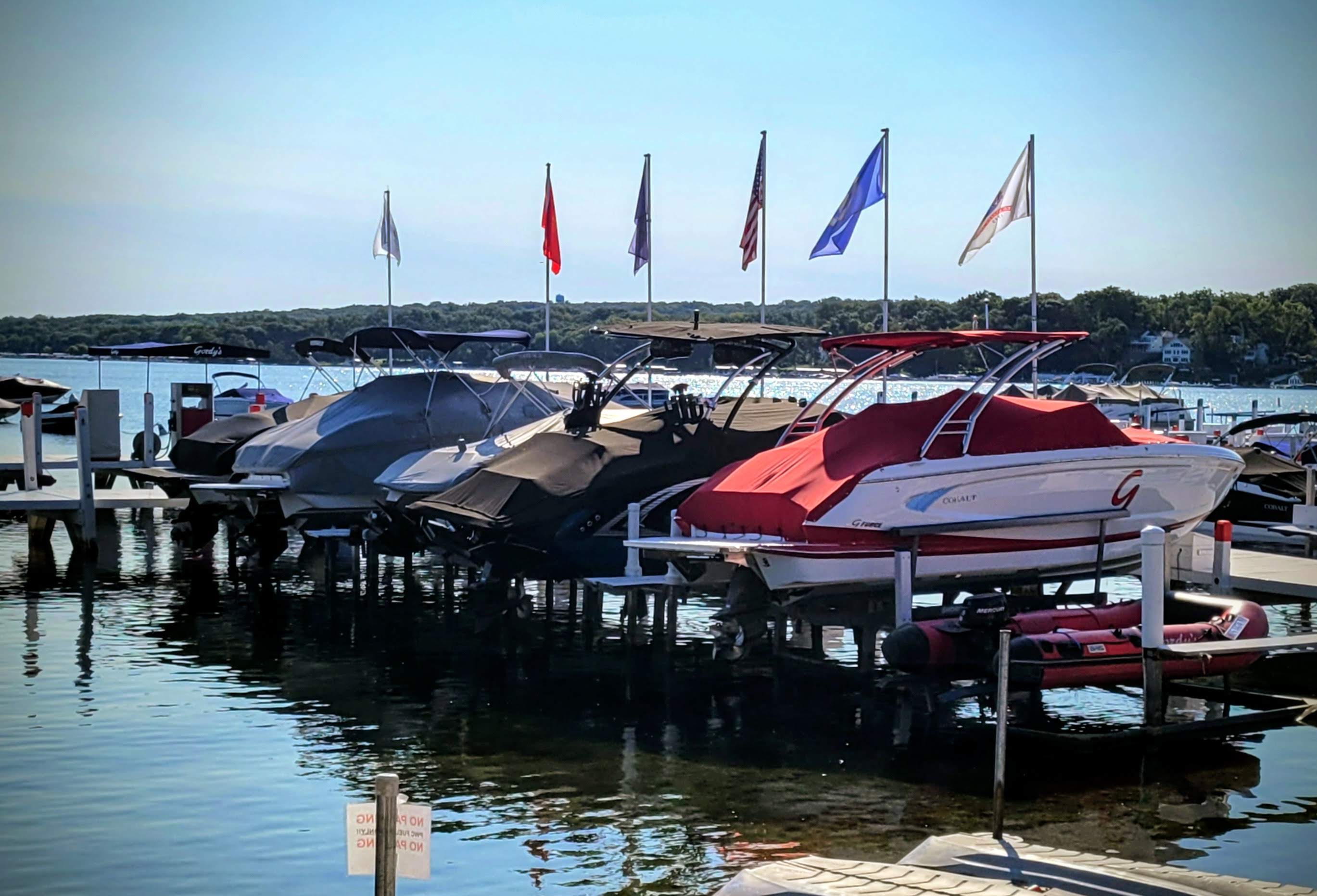 Gordy's Lakefront Marine Boat Rentals photo 3