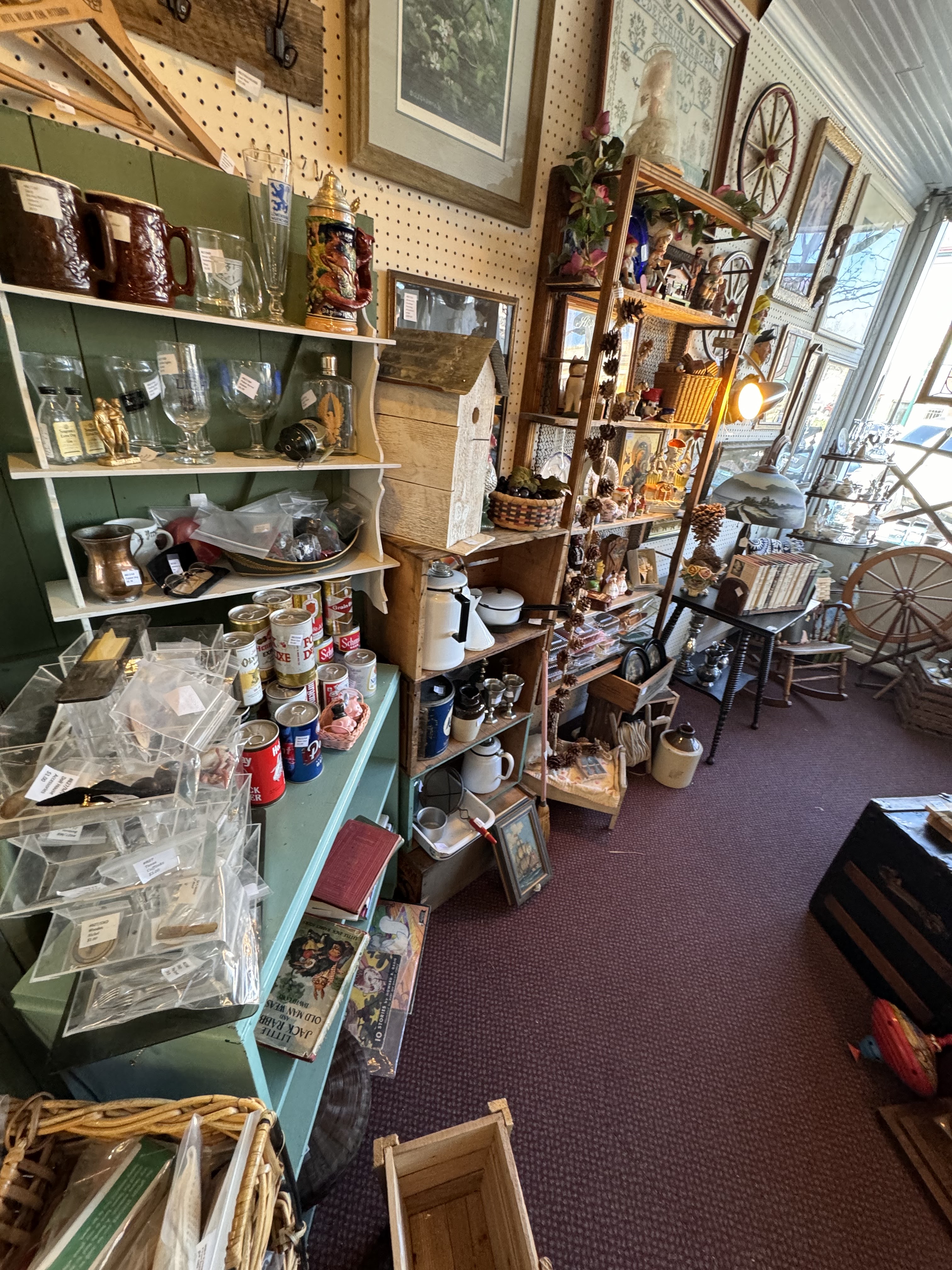 Lauren's Antique & Art Center photo 4