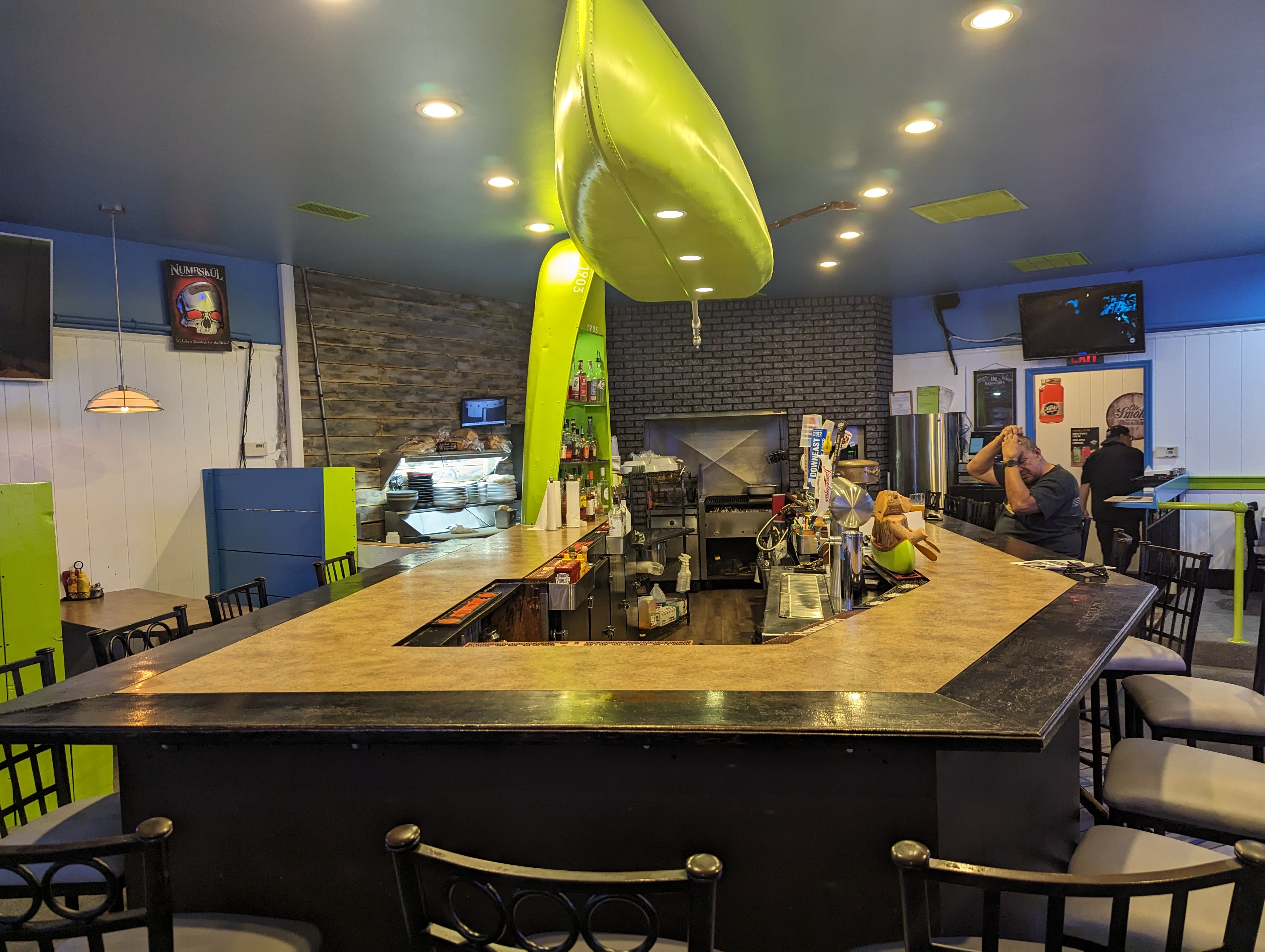 1903 West Bar and Grill (Touch of Class)