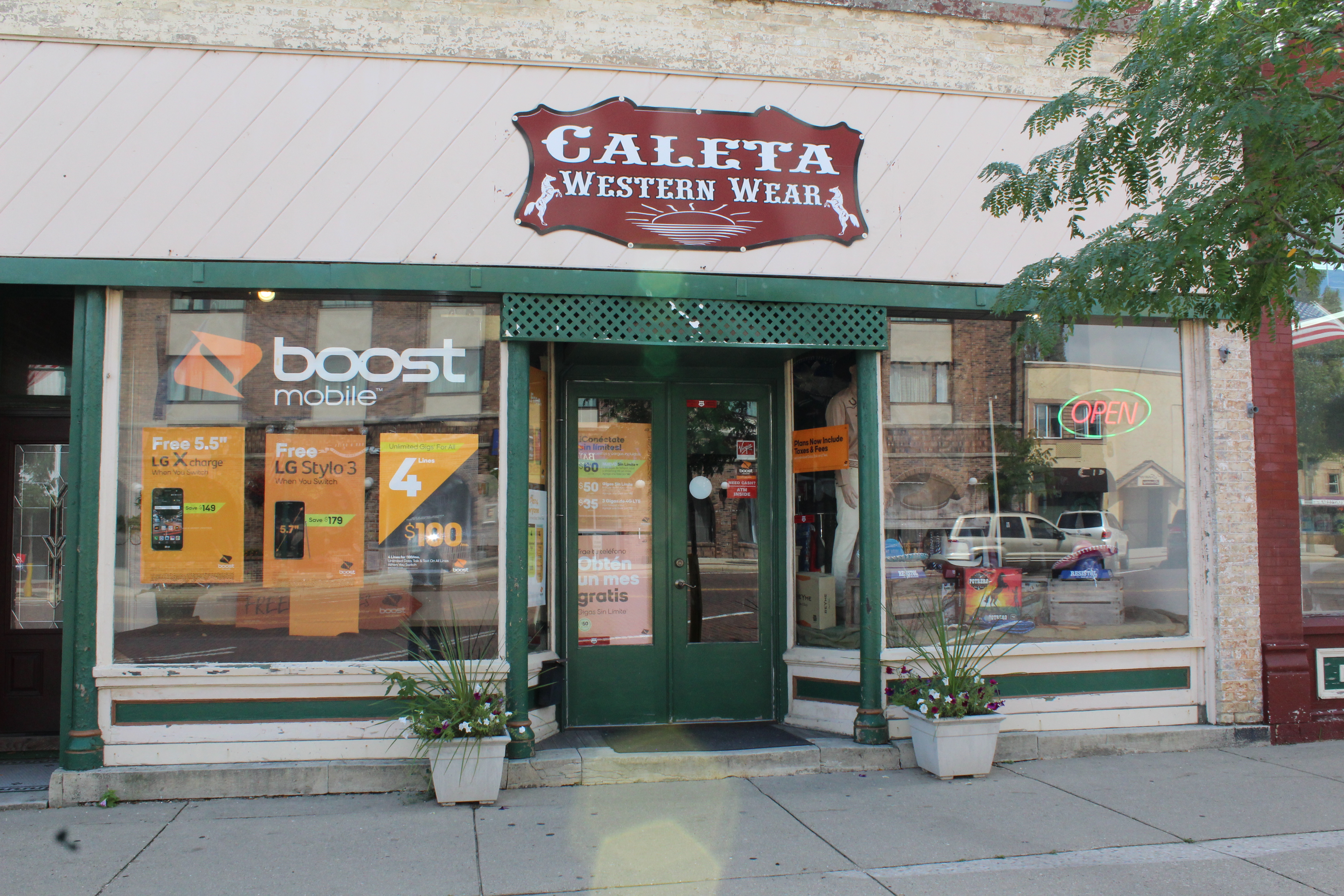Caleta Western Wear photo 4