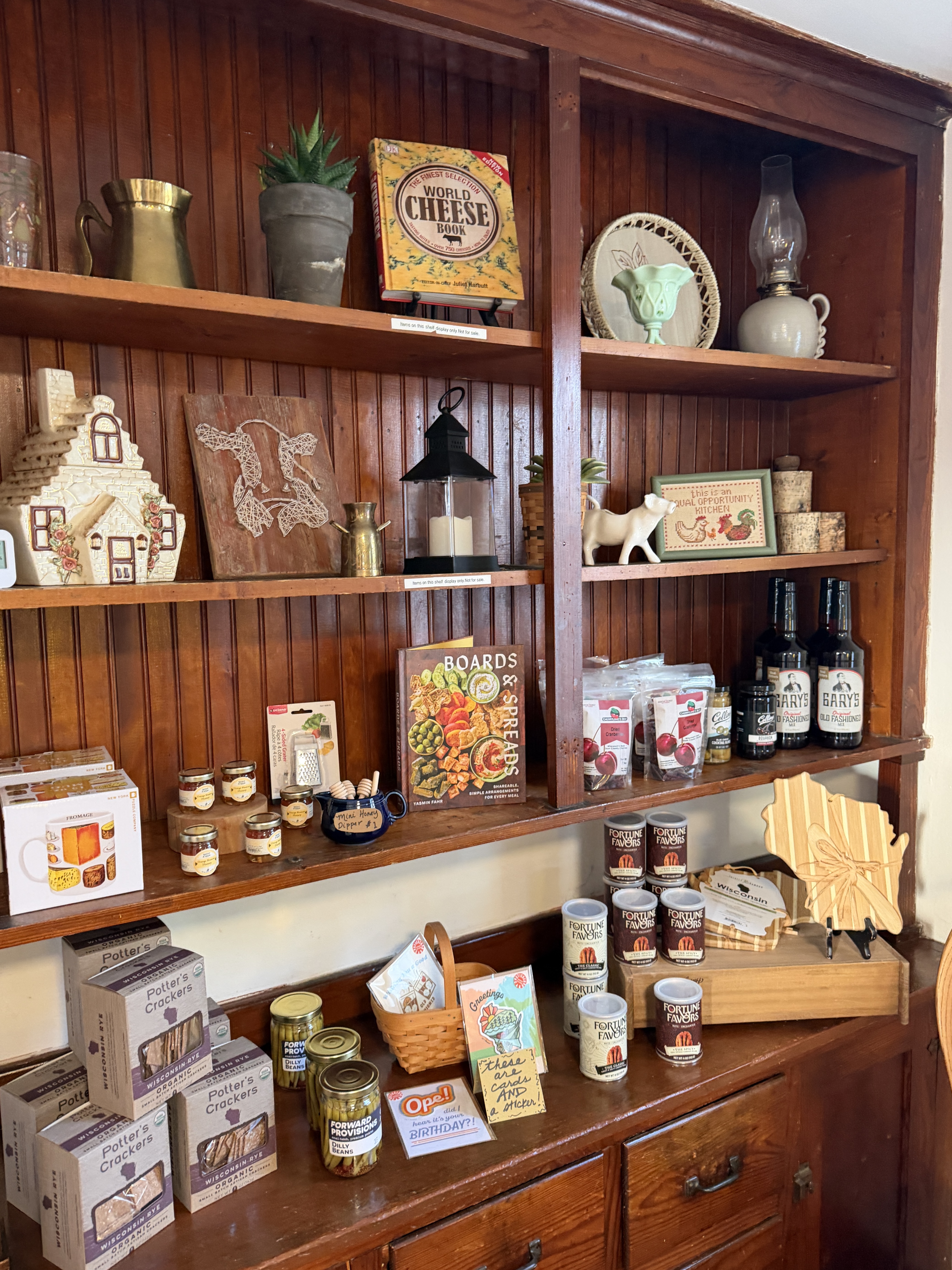 Eight Maids Cheese Shop & Wine Bar photo 3