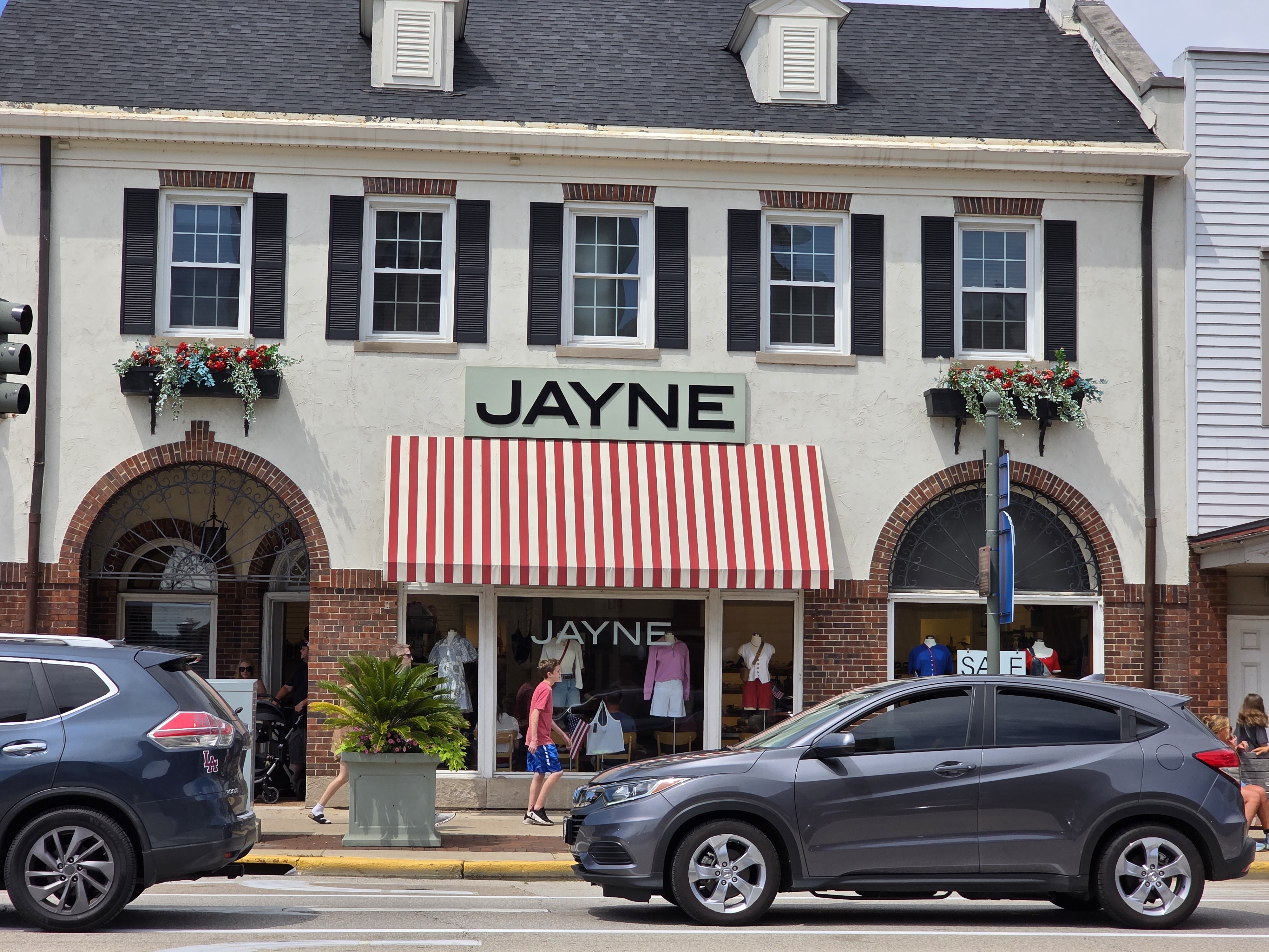 JAYNE Lake Geneva