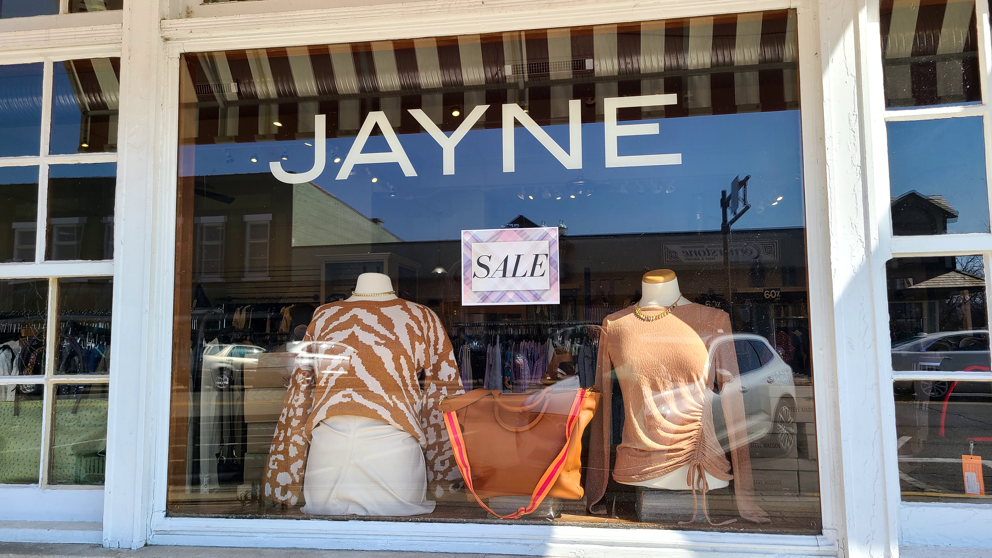 JAYNE Lake Geneva photo 4