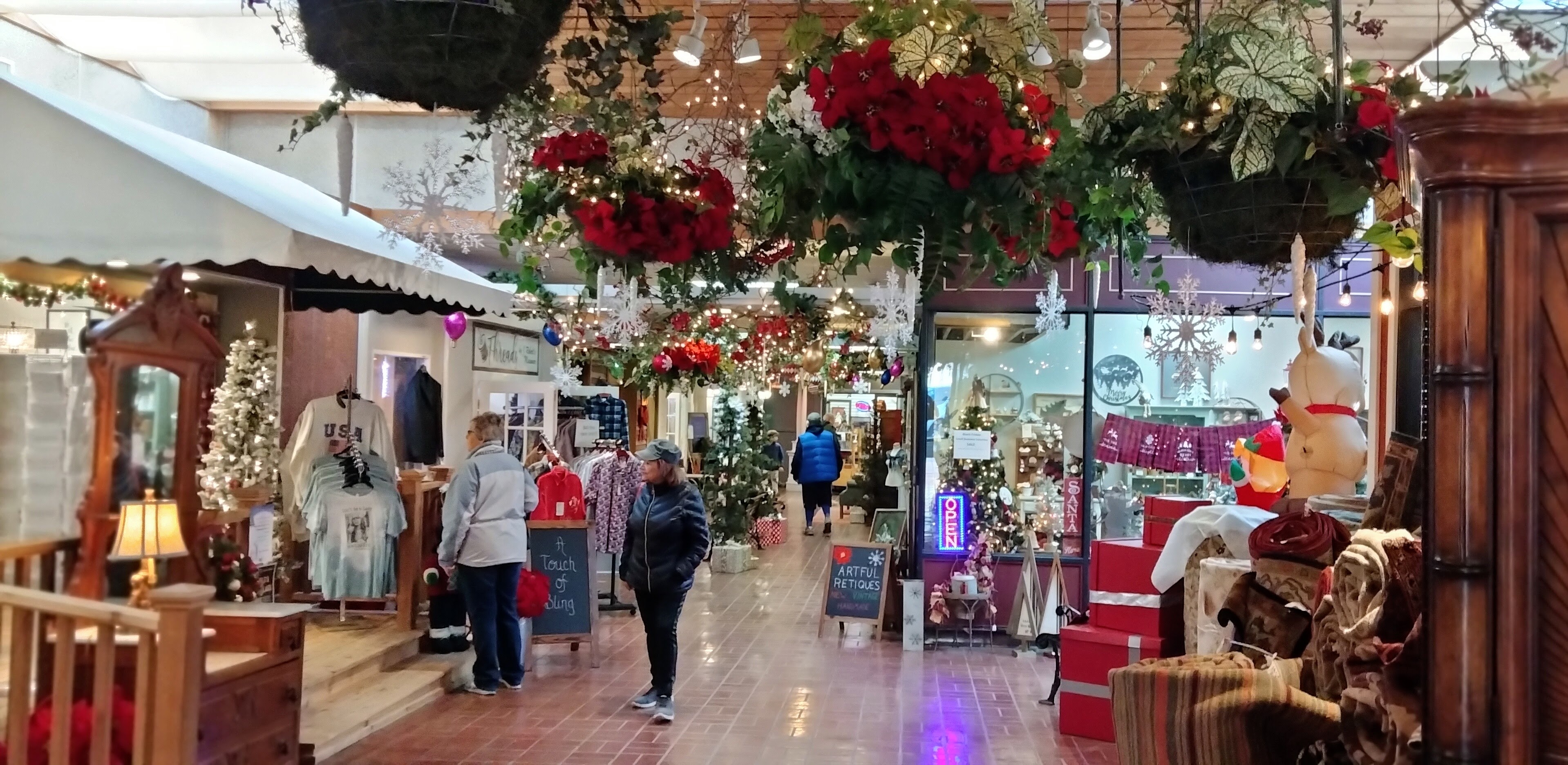 The Market of Lake Geneva photo 4
