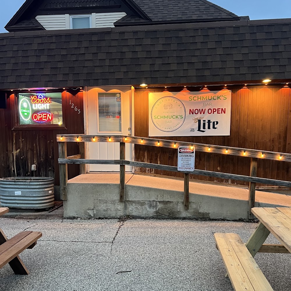 Schmuck’s Bar & Drive through