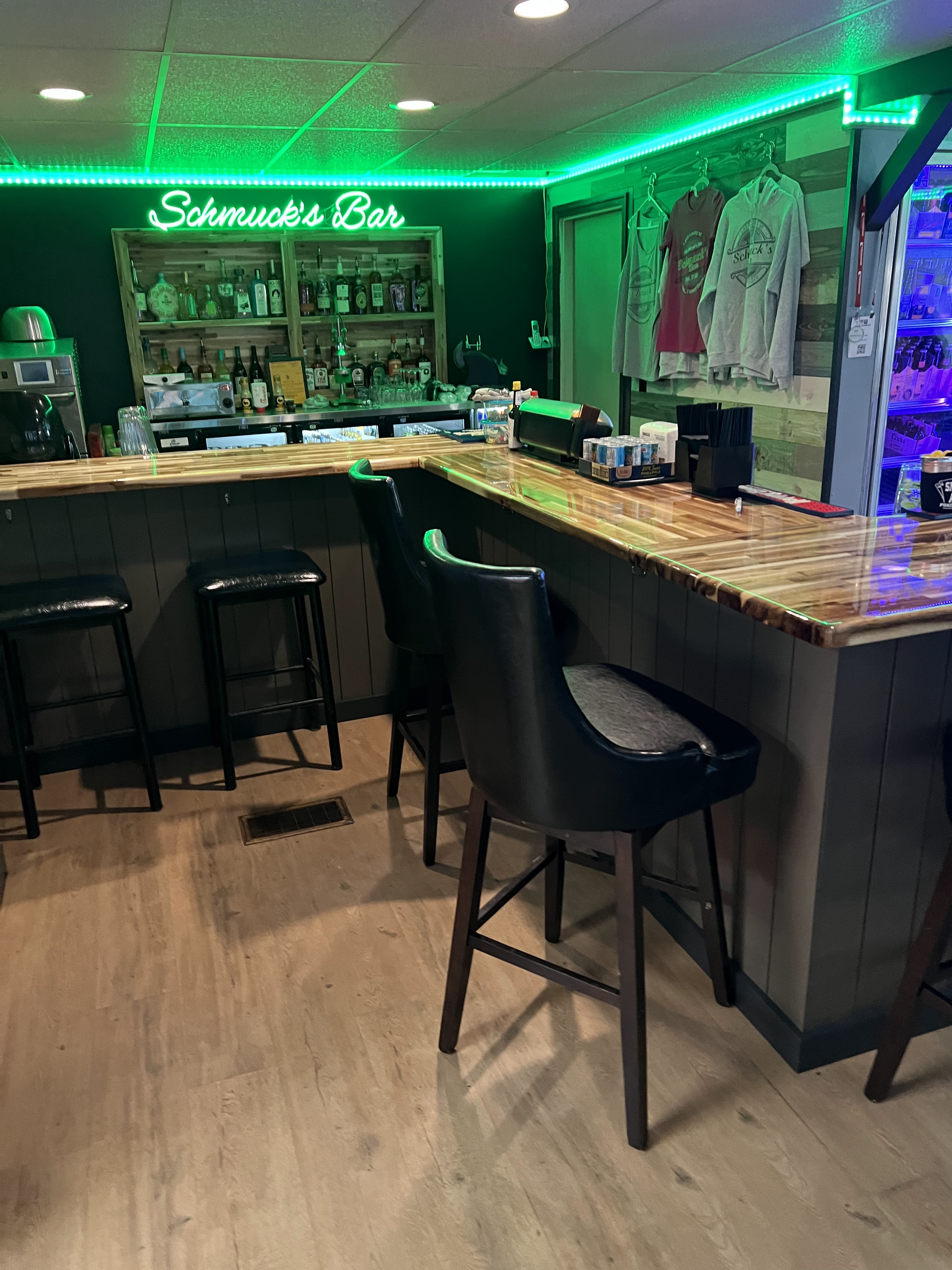 Schmuck’s Bar & Drive through photo 4