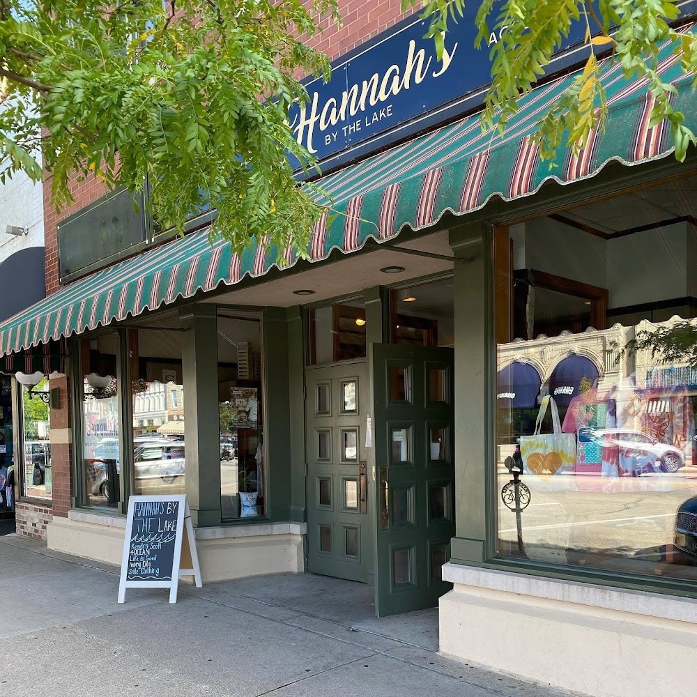 Hannah’s by the lake