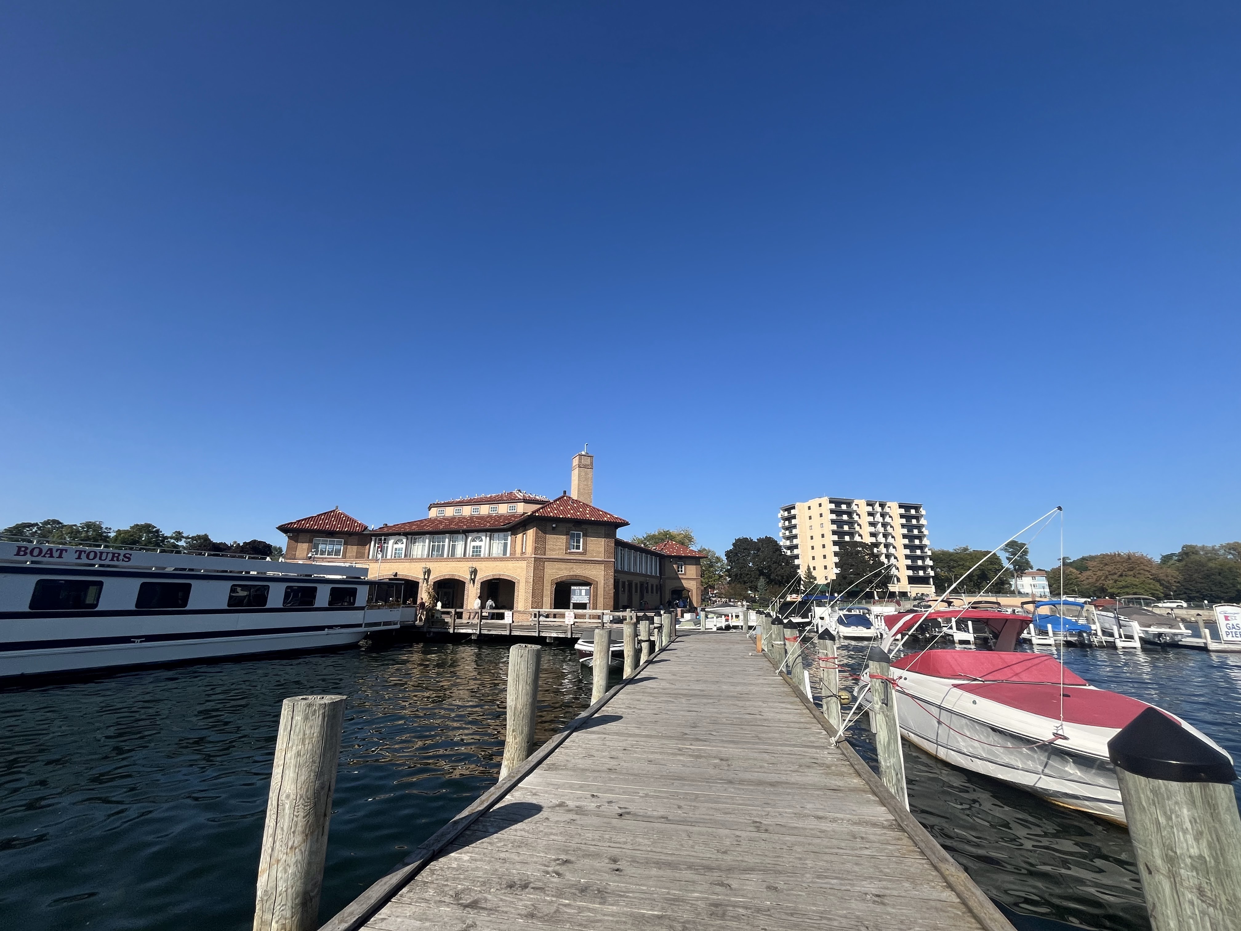 The Riviera Shops & Boathouse photo 4