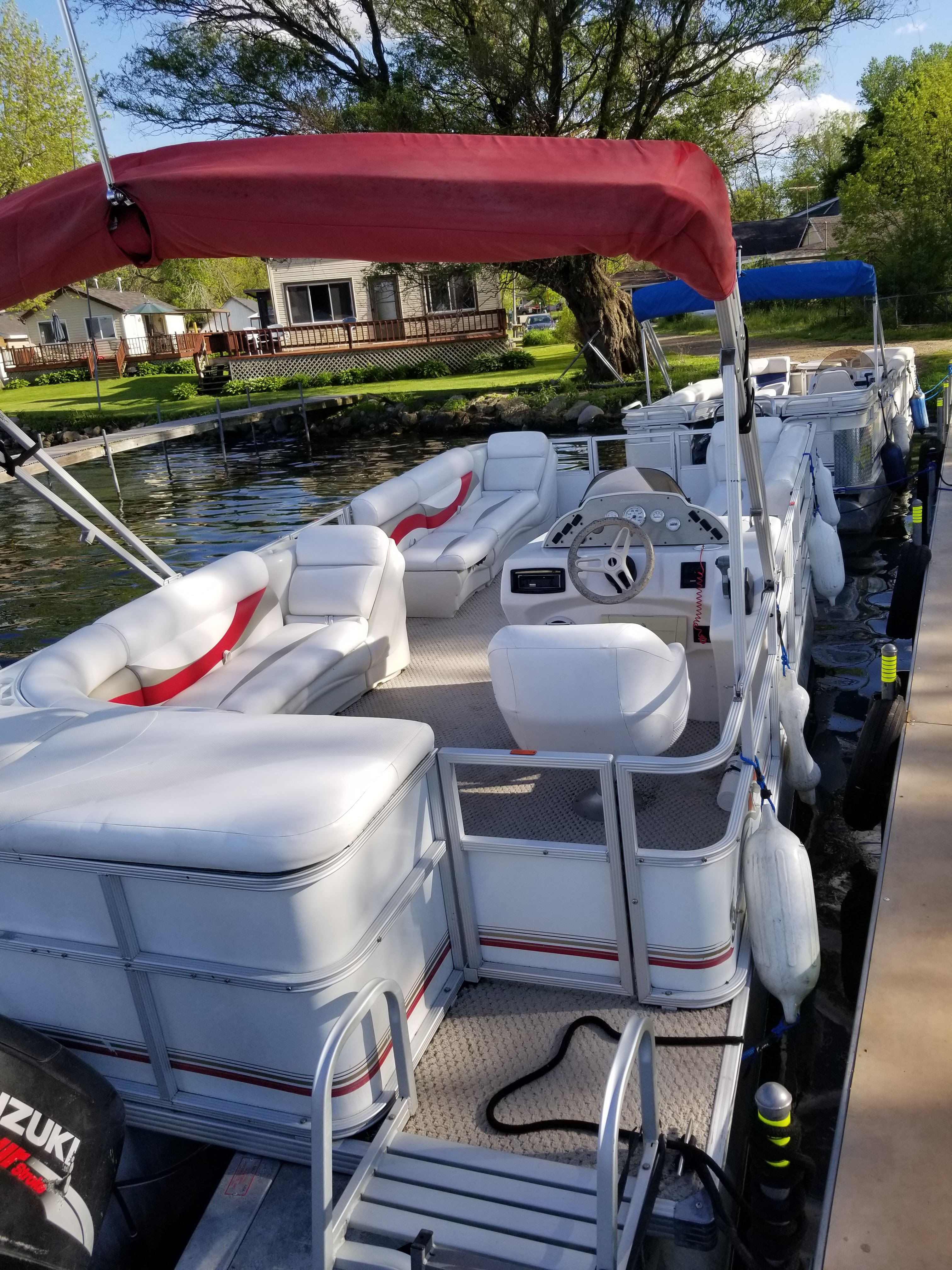 Delavan Pontoon Boat Rental photo 2