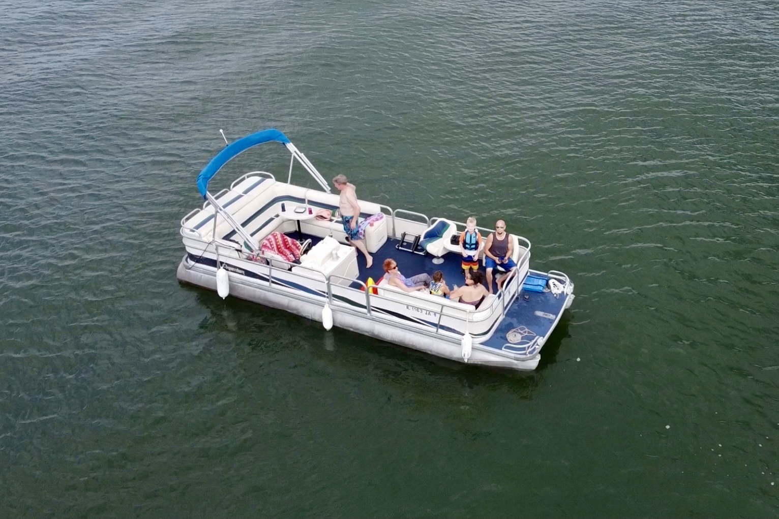 Delavan Pontoon Boat Rental photo 3