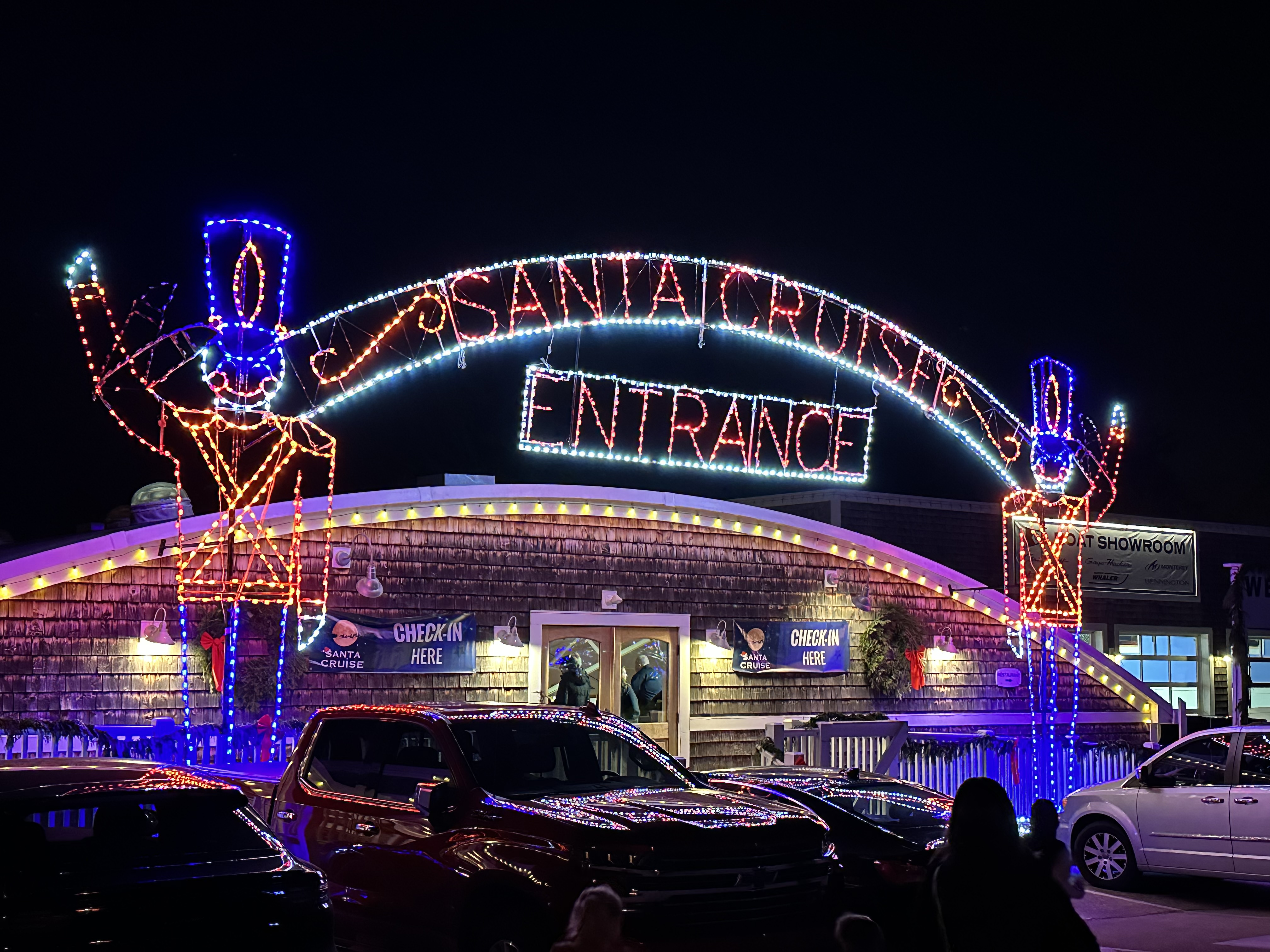 Lake Geneva Santa Cruise photo 4