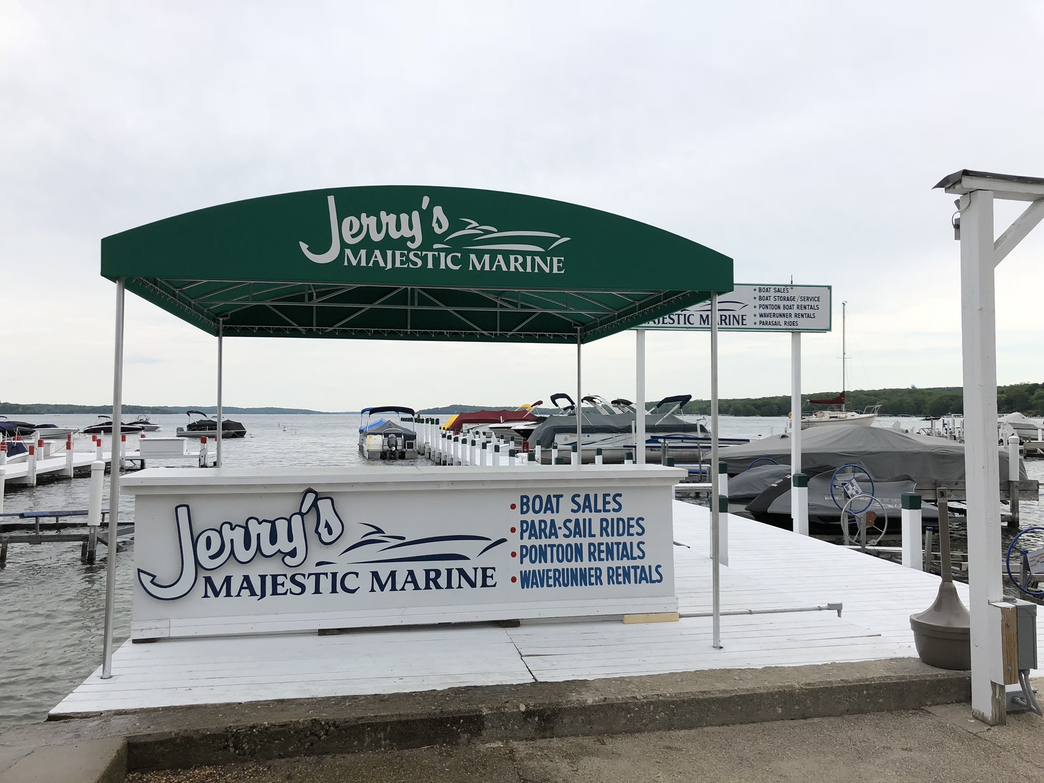 Jerry's Majestic Marine Rentals photo 2