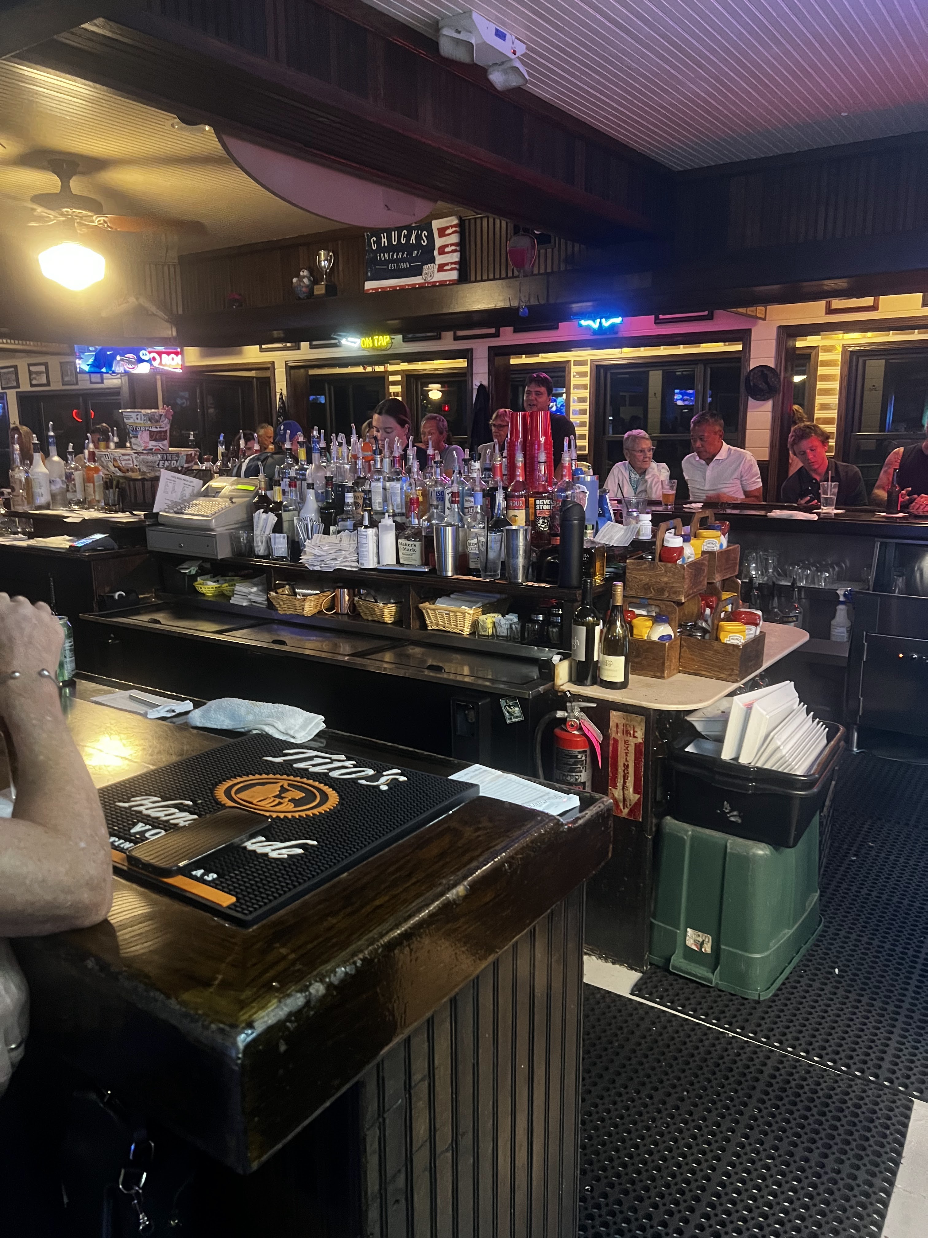 Chuck's Lakeshore Inn photo 5