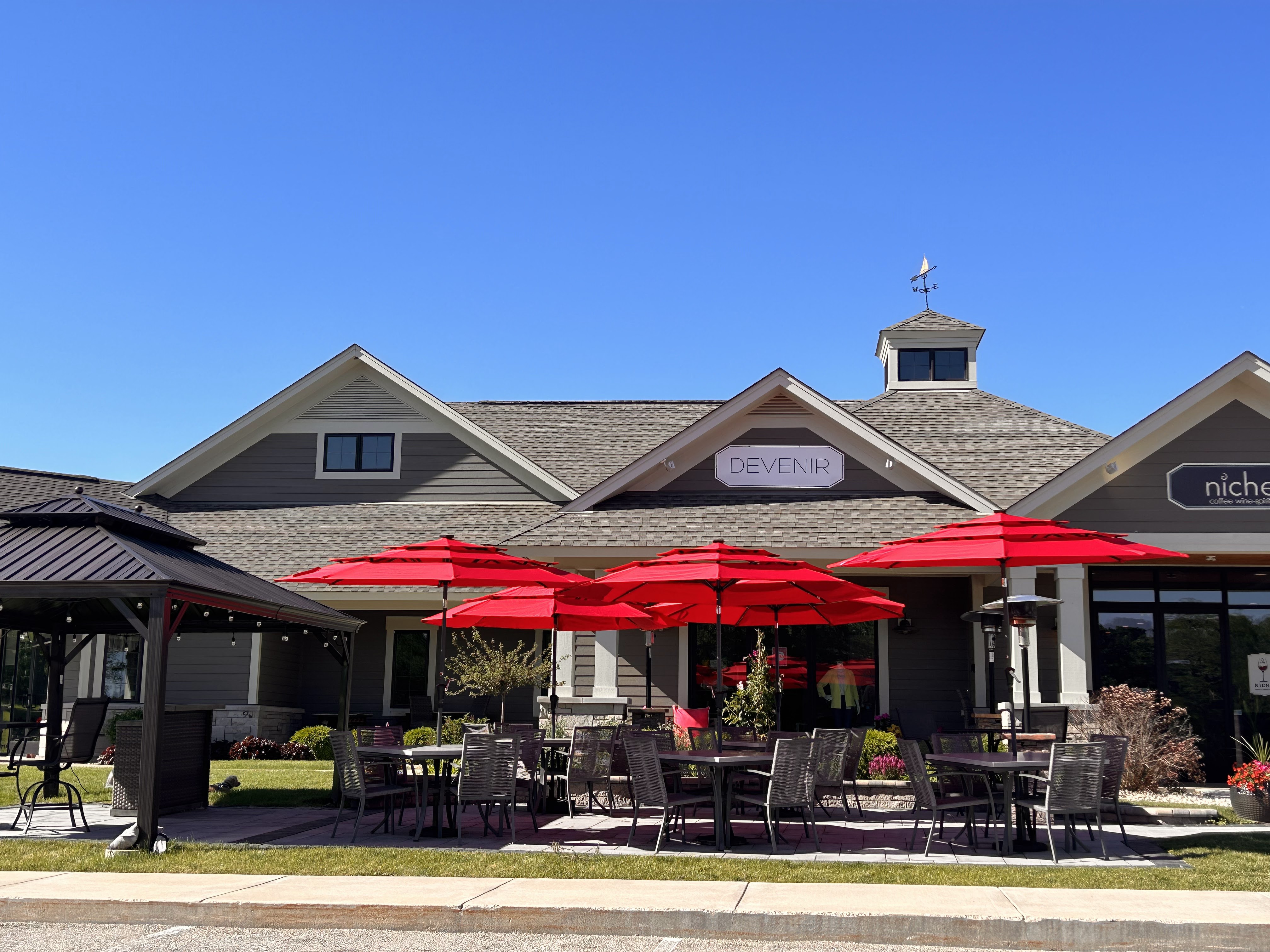 Niche Cafe & Wine Bar photo 2