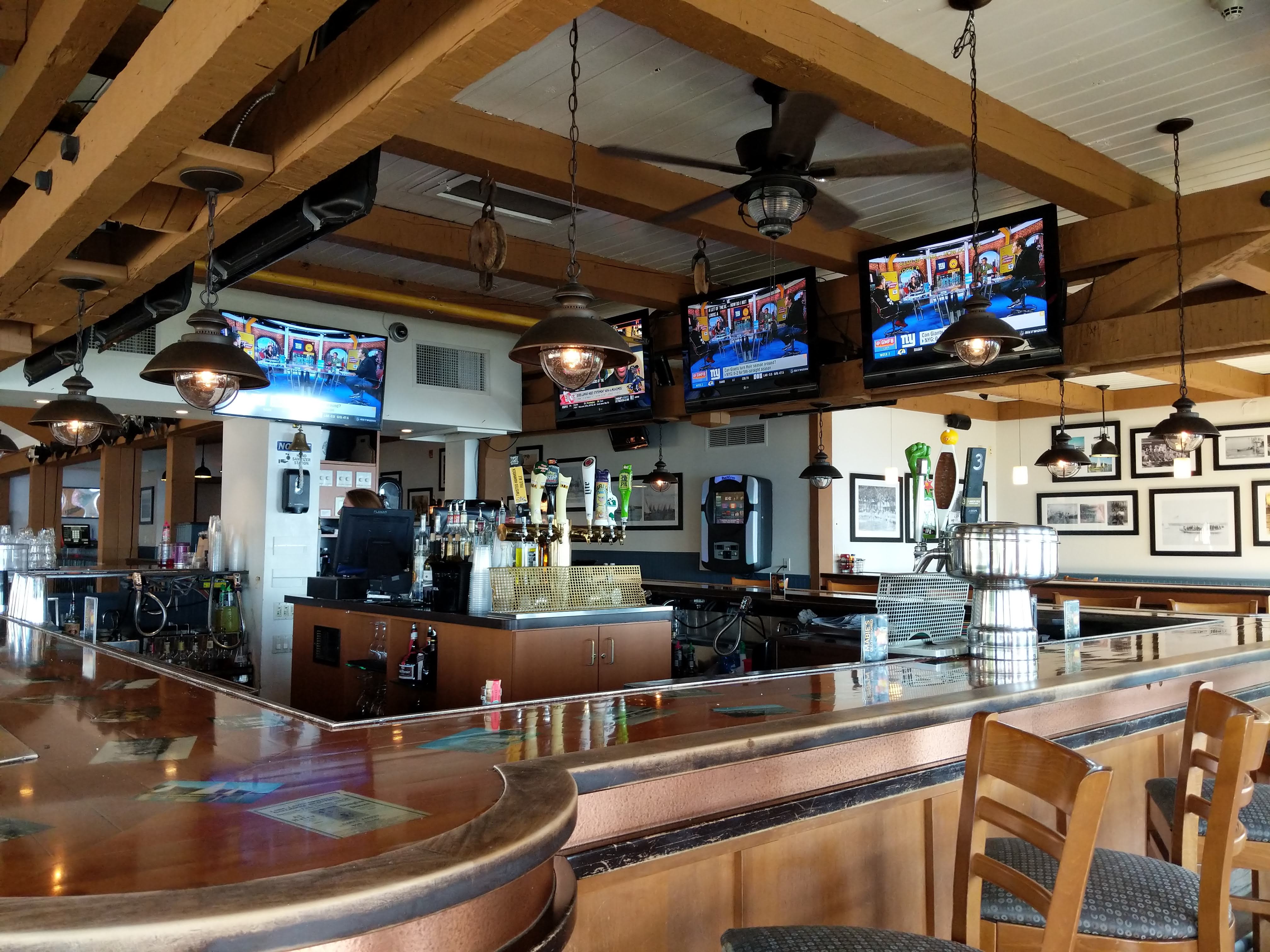 The Lookout Bar & Eatery photo 6