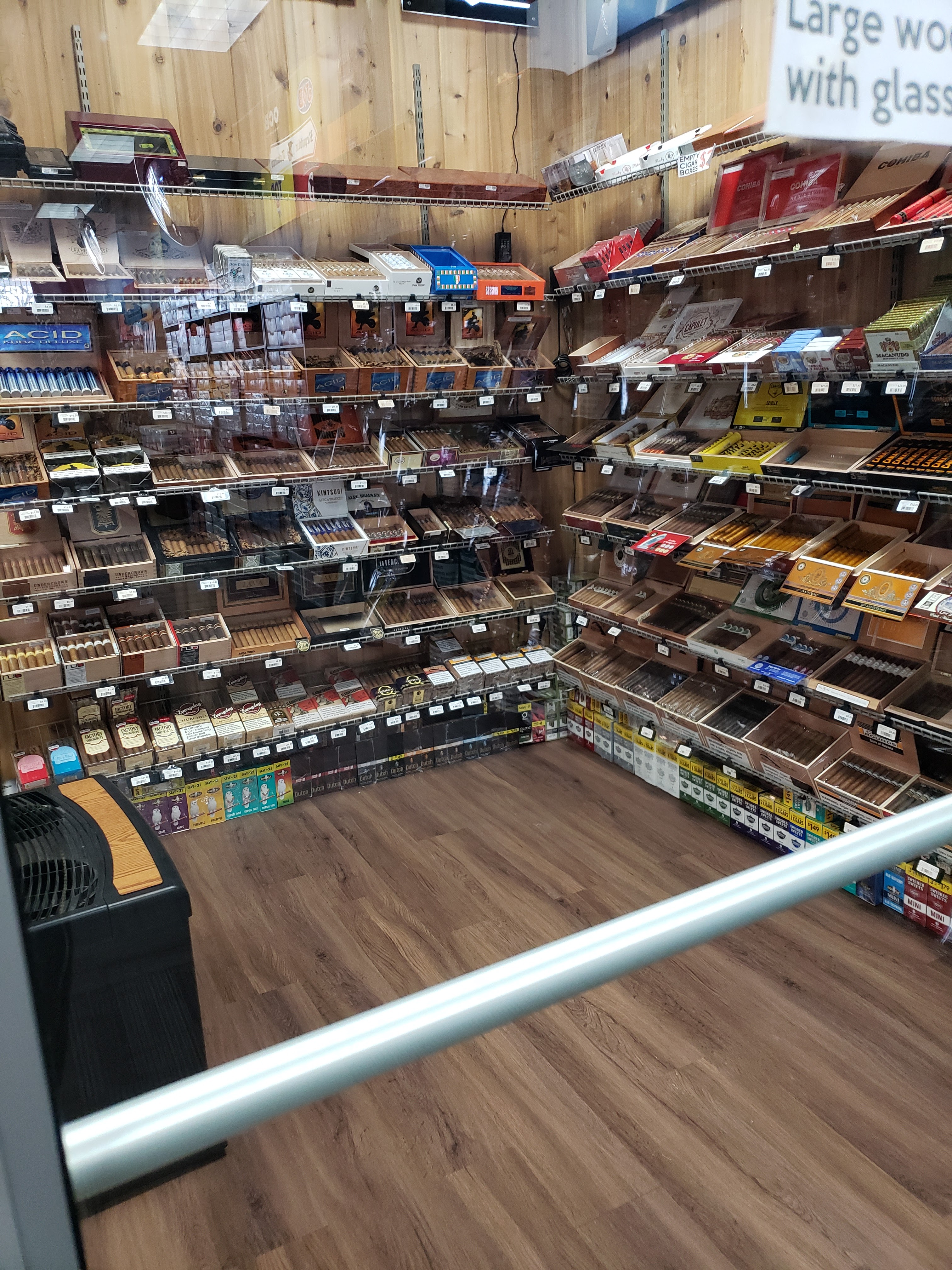 X-Treme Smoke & Vapor (Delavan, WI) photo 4