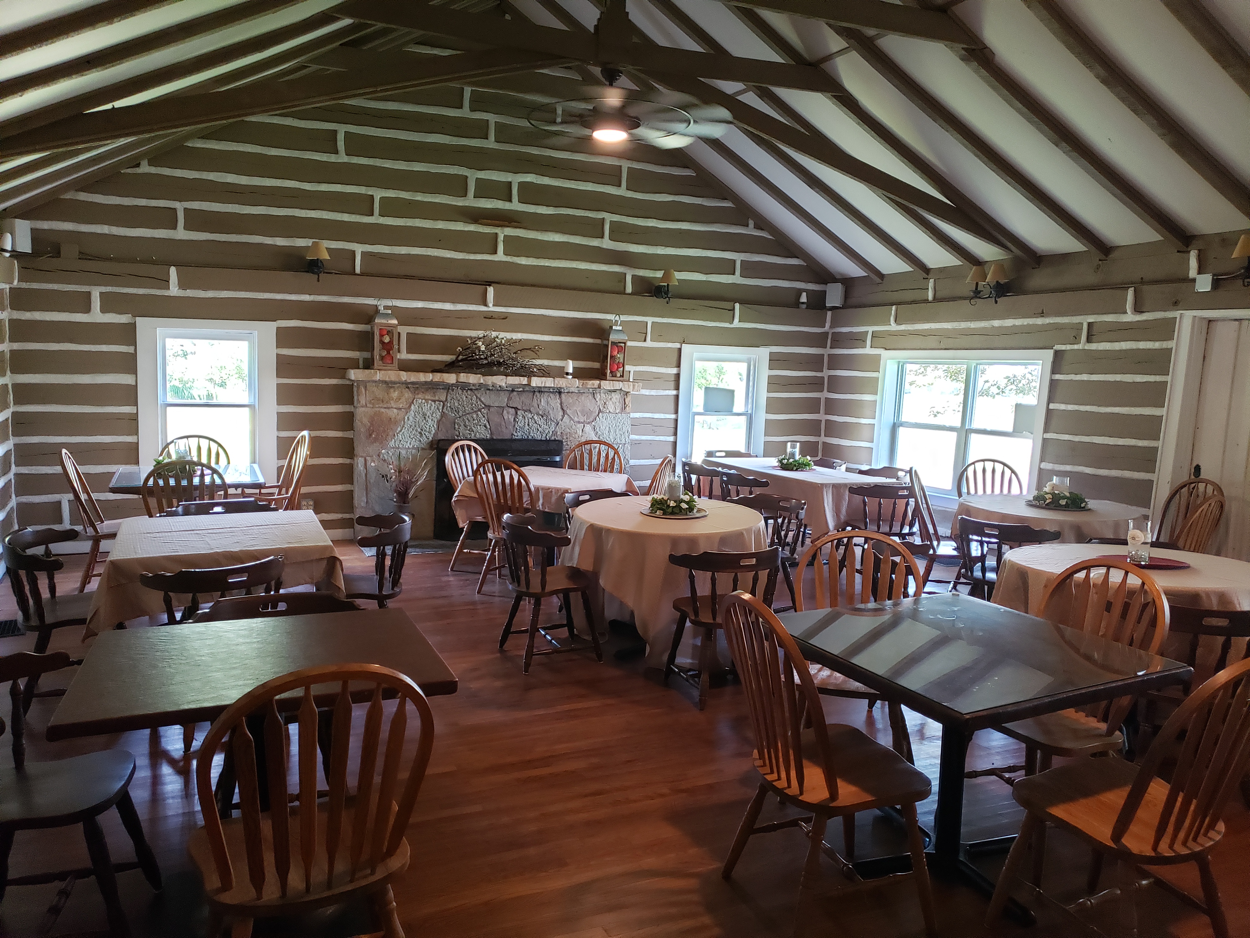 Wagon Wheel Delavan photo 4